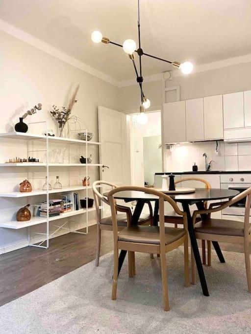 Glorious Apartment In Hakaniemi 헬싱키 외부 사진